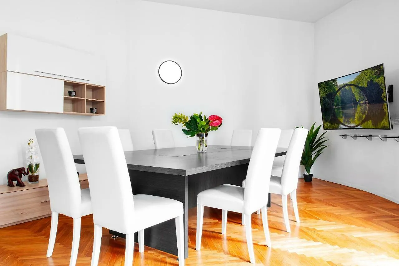 Exclusive 3 Bedrooms Apartment Near Duomo Milan Italy