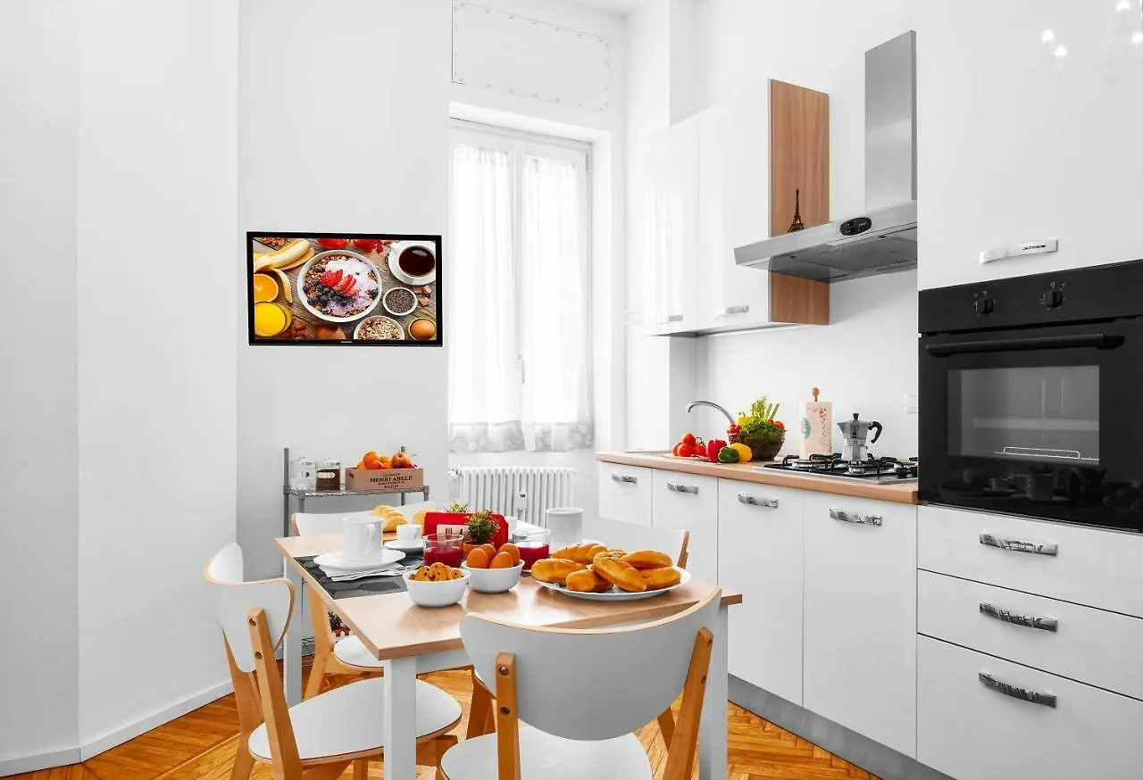 Exclusive 3 Bedrooms Apartment Near Duomo Milan