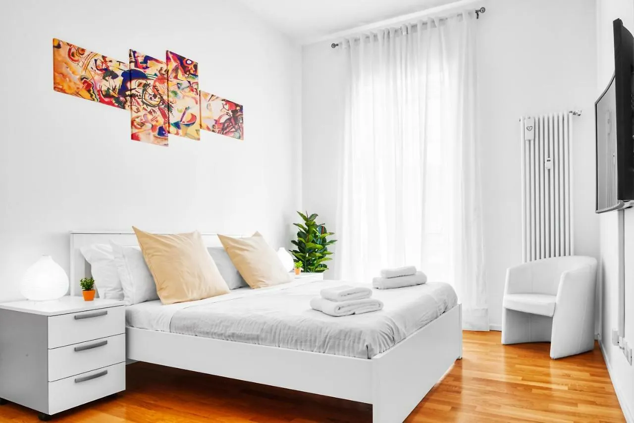 Exclusive 3 Bedrooms Apartment Near Duomo Milán